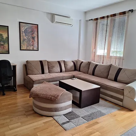 Metropolis Apartment
